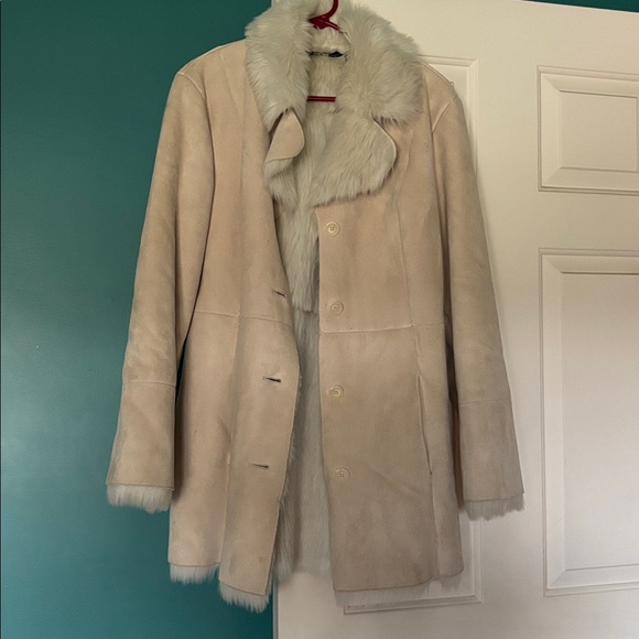 Coat - Picture 7 of 9
